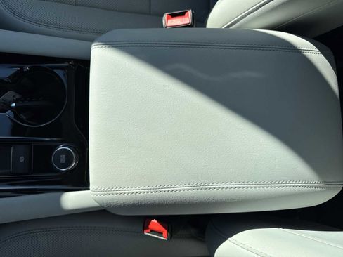 Used 2025 Ford Explorer Platinum w/ LUX Leather Package image 31