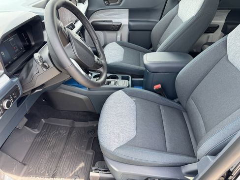 New 2026 Ford Maverick XLT w/ XLT Luxury Package FWD image 9