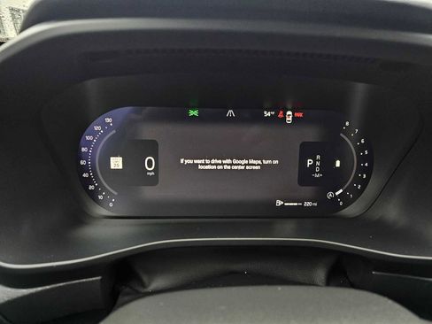 Certified 2024 Volvo XC40 B5 Ultimate w/ Protection Package Premier image 26