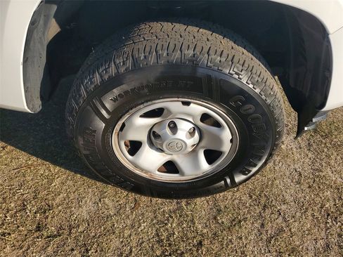 Used 2019 Toyota Tacoma SR5 image 6