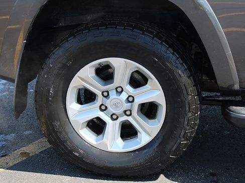 Used 2016 Toyota 4Runner SR5 image 8