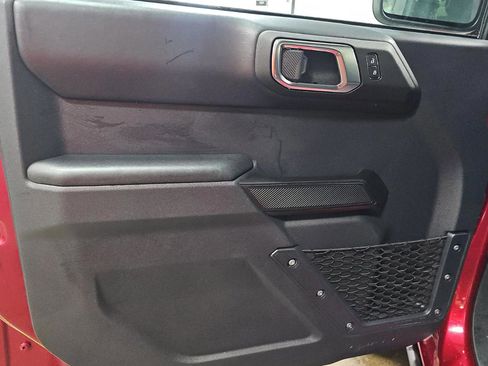 Used 2025 Ford Bronco Badlands image 13