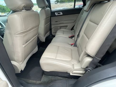 Used 2014 Ford Explorer XLT w/ Equipment Group 202A AWD/4WD image 26