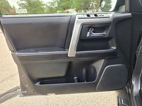 Used 2016 Toyota 4Runner SR5 AWD/4WD image 12