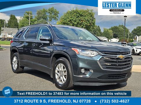 Used 2020 Chevrolet Traverse LT w/ Driver Confidence II Package AWD/4WD image 1