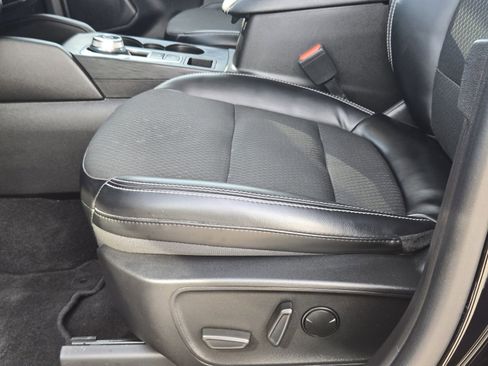 Used 2023 Ford Escape SE image 26