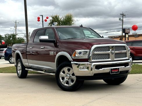 Used 2018 RAM 2500 Laramie w/ Convenience Group AWD/4WD image 3