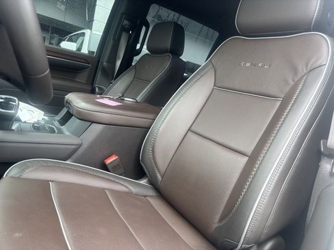 Used 2025 GMC Sierra 1500 Denali image 9