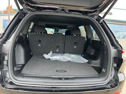 New 2025 Jeep Grand Cherokee Laredo X w/ Luxury Tech Group I image 19