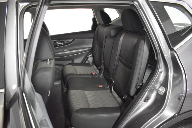 Used 2017 Nissan Rogue S AWD/4WD image 25