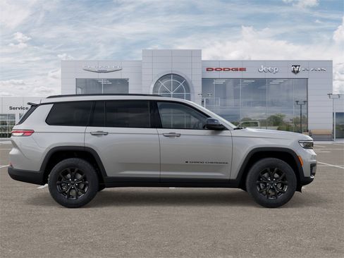 New 2025 Jeep Grand Cherokee L Altitude image 21