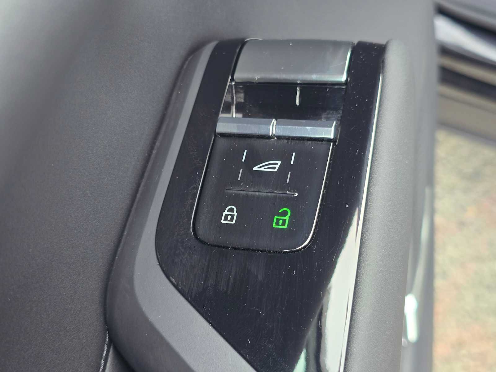 Certified 2025 Volvo EX90 Ultra AWD/4WD image 23
