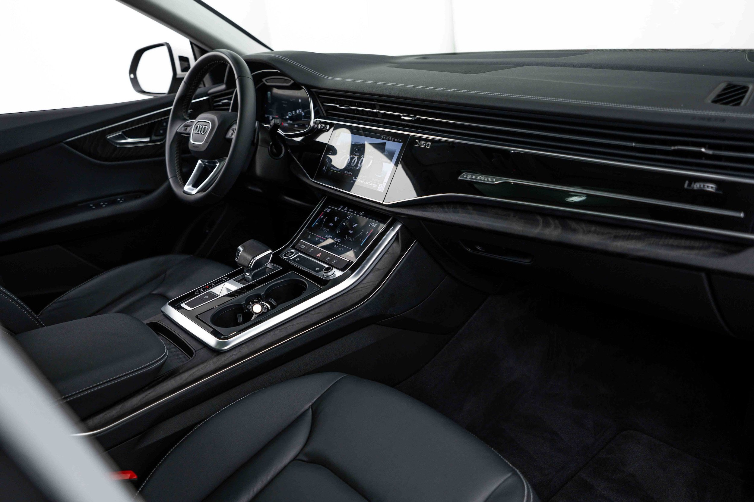 Certified 2023 Audi Q8 Premium w/ Convenience Package AWD/4WD image 8