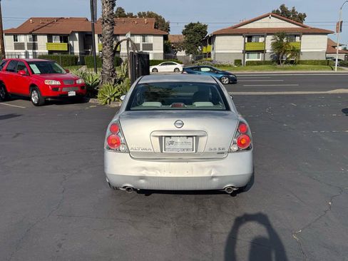 Used 2006 Nissan Altima 3.5 SE FWD image 4
