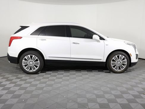 Certified 2019 Cadillac XT5 Premium Luxury image 4