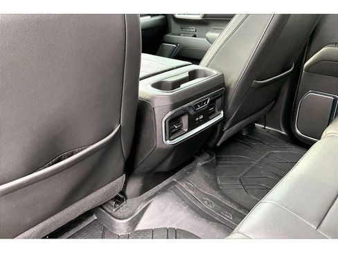 Used 2024 Chevrolet Silverado 1500 High Country w/ High Country Premium Package AWD/4WD image 36