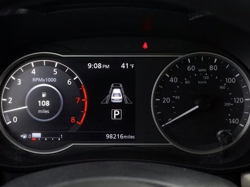 Used 2021 Nissan Versa SV image 25