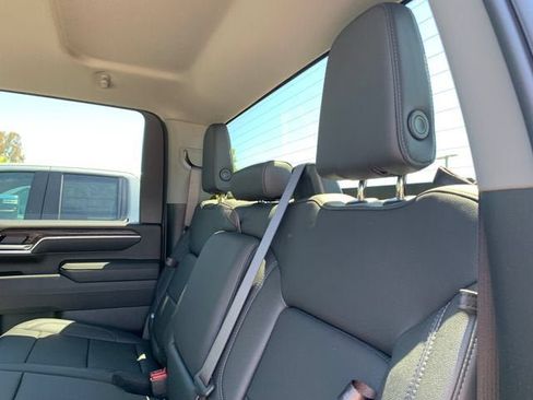 New 2026 GMC Sierra 2500 SLT w/ SLT Convenience Package AWD/4WD image 12
