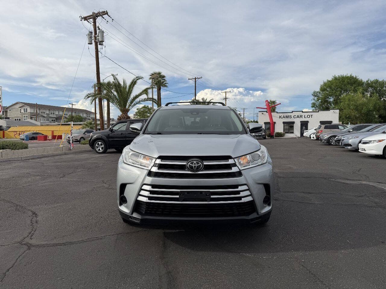 Used 2017 Toyota Highlander LE w/ Carpet Mat Package FWD image 8