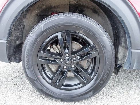 Used 2023 Ford Explorer XLT w/ Equipment Group 202A image 13