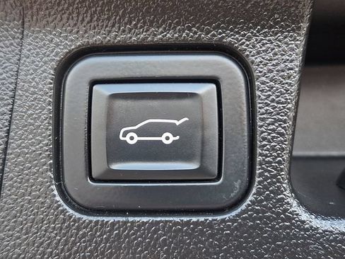 Used 2021 GMC Acadia SLT AWD/4WD image 30
