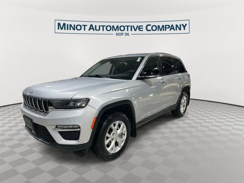 Used 2023 Jeep Grand Cherokee Limited AWD/4WD image 4