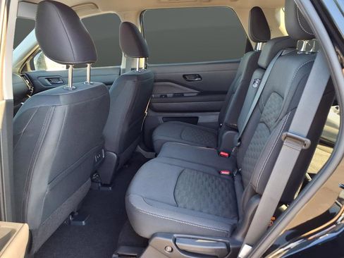 New 2026 Nissan Pathfinder SV image 12