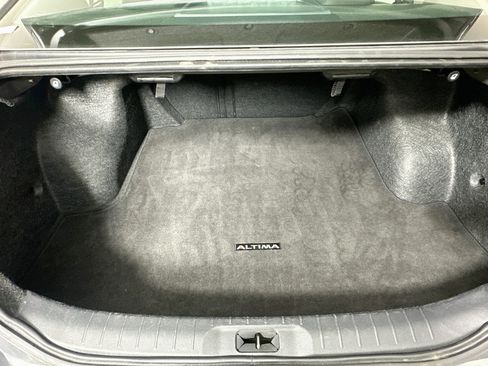 Used 2025 Nissan Altima 2.5 SV FWD image 27