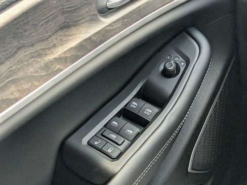 Used 2026 Jeep Grand Cherokee Limited RWD image 22