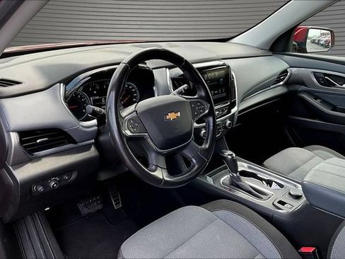 Used 2019 Chevrolet Traverse LT FWD image 17
