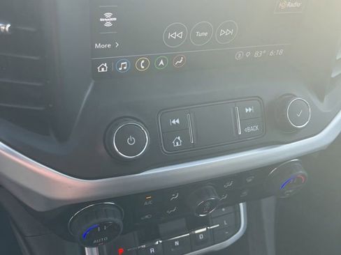 Used 2021 GMC Acadia SLT image 11