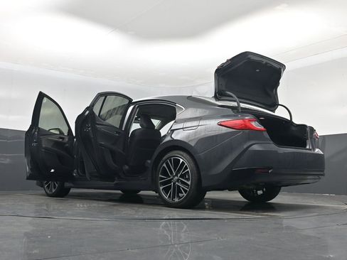 Used 2025 Toyota Camry XLE image 56