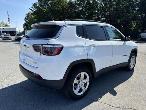 Used 2024 Jeep Compass Latitude AWD/4WD image 5