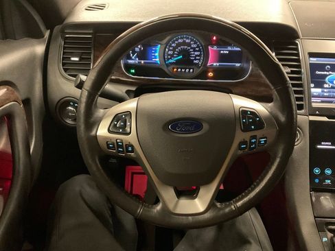 Used 2015 Ford Taurus Limited w/ Equipment Group 301A image 6