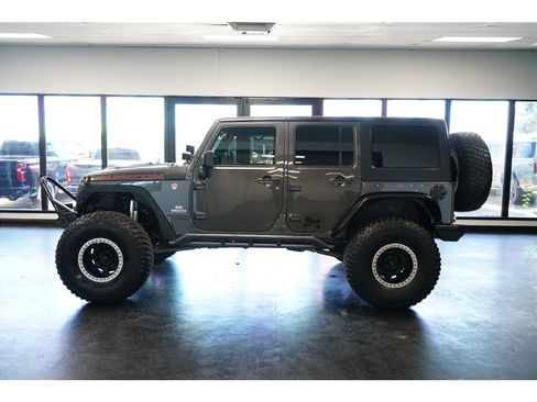 Used 2017 Jeep Wrangler Unlimited Rubicon AWD/4WD image 4