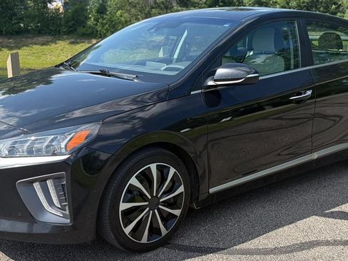 Used 2022 Hyundai Ioniq Limited FWD image 1