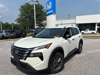 Used 2024 Nissan Rogue S AWD/4WD video 1