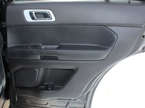 Used 2015 Ford Explorer XLT w/ Equipment Group 202A image 23
