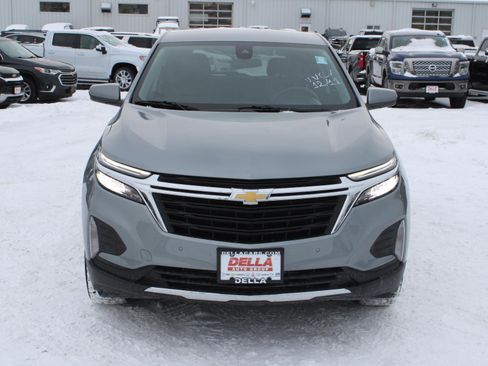 Used 2023 Chevrolet Equinox LT image 2