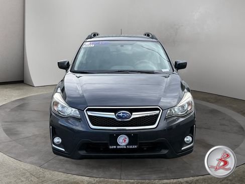 Used 2017 Subaru Crosstrek 2.0i Premium w/ Moonroof Package AWD/4WD image 2