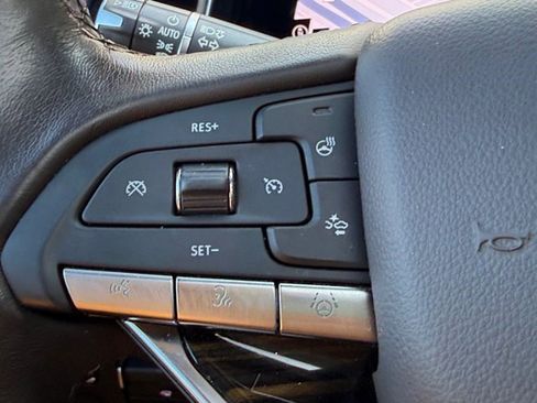 Certified 2022 Cadillac Escalade Premium Luxury w/ Performance Package AWD/4WD image 11