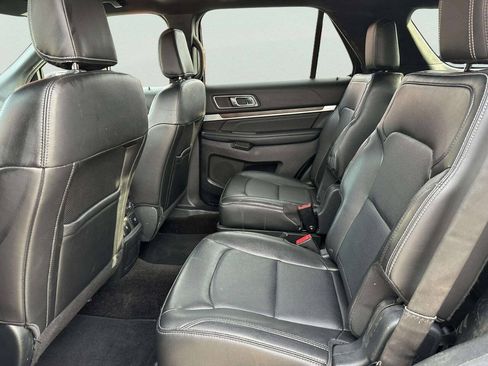 Used 2018 Ford Explorer Limited w/ Equipment Group 301A AWD/4WD image 12