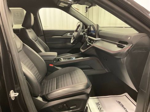 Used 2025 Ford Explorer ST-Line image 30