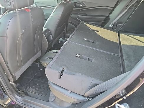 Used 2025 Chevrolet Trax RS w/ Sunroof Package FWD image 83