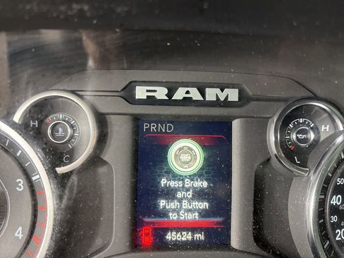 Used 2024 RAM 3500 Big Horn image 13