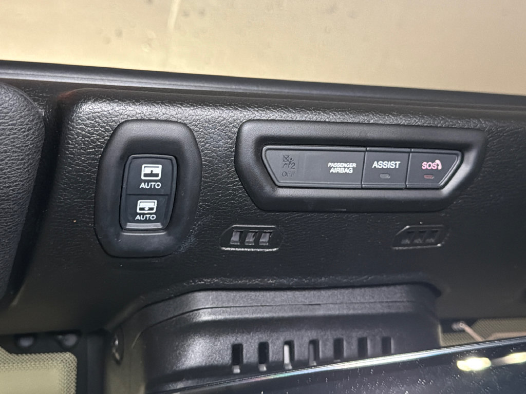 Used 2023 Jeep Wrangler Unlimited Sahara w/ Cold Weather Group AWD/4WD image 30