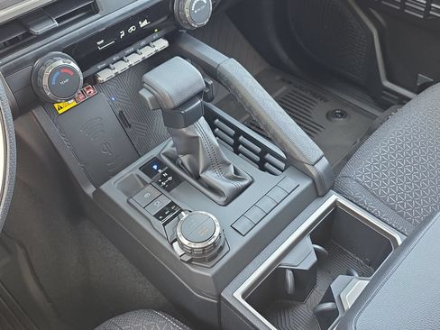 New 2026 Toyota 4Runner SR5 AWD/4WD image 21