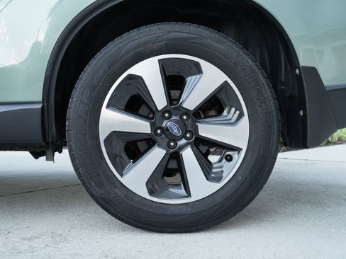 Used 2018 Subaru Forester 2.5i Limited AWD/4WD image 30