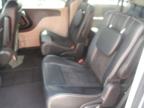 Used 2019 Dodge Grand Caravan SXT FWD image 9