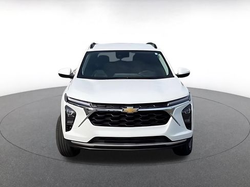 Used 2025 Chevrolet Trax LT w/ LT Convenience Package image 4